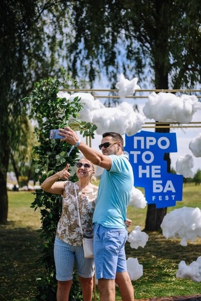 Креативный кейс от агентства «Айдилерс» первого open air фестиваля за период полномасштабного вторжения Креативный кейс от агентства «Айдилерс» первого open air фестиваля за период полномасштабного вторжения