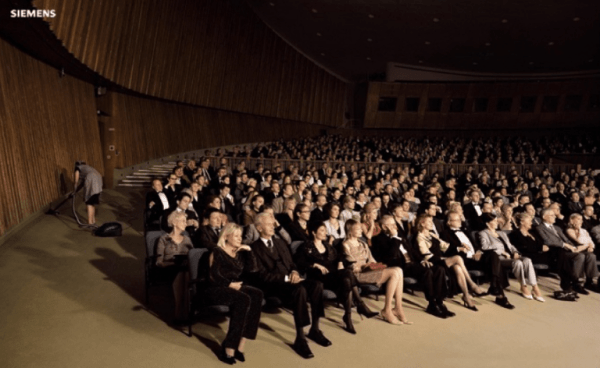 
                    Картинки в креативе собирают охваты, а ты нет            