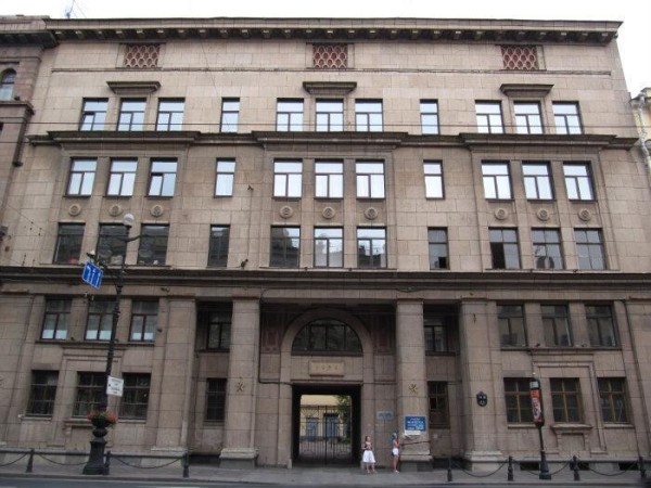 
                    Отличная Школа для будущих гениев - ГБУ СОШ №210 ✅                                 Чем же она хороша?🤨            