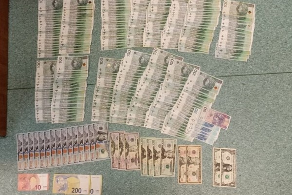 В Варшаве задержали 20-летнего белоруса за мошенничество от имени банка В Варшаве задержали 20-летнего белоруса за мошенничество от имени банка