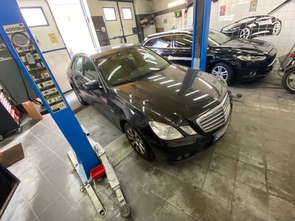 Белорусы арендовали под Варшавой бывшую автомойку и открыли СТО. Выгодно?