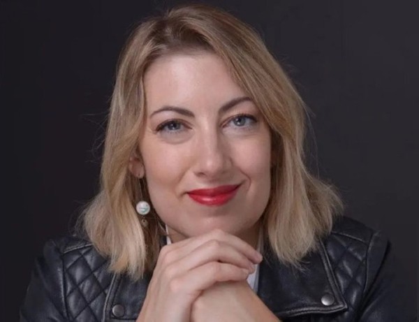 Девушка заработала за год $115 000, пользуясь помощью искусственного интеллекта