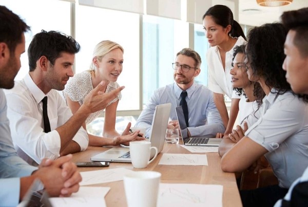 Эффект велосипедного сарая: Как тривиальность может вызвать неутешительные последствия