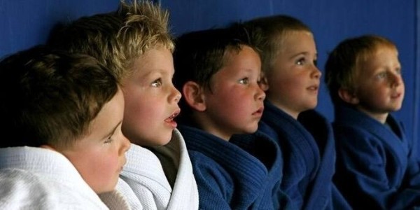 
                    Деньги на детях. Бизнес который никогда не прогорит!            