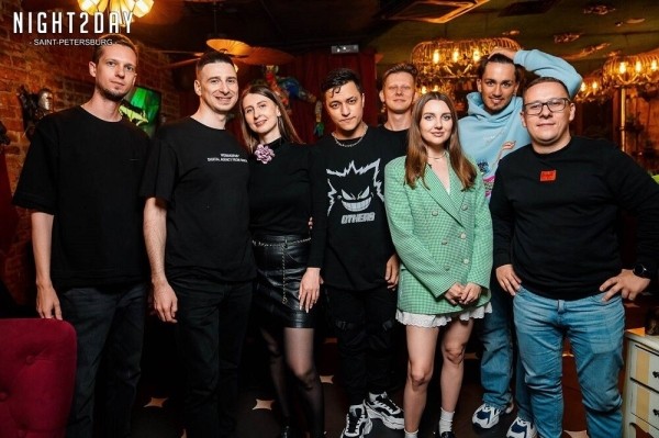 Ложится в 5 утра, сам пиарит свое агентство и управляет им, пишет музыку и не выгорает. Как? Интервью с CEO UXART
Ложится в 5 утра, сам пиарит свое агентство и управляет им, пишет музыку и не выгорает. Как? Интервью с CEO UXART