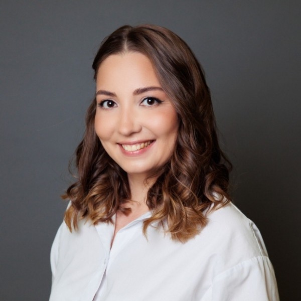 Теплые слова и желание жить: встречаем День рекламиста на Sostav