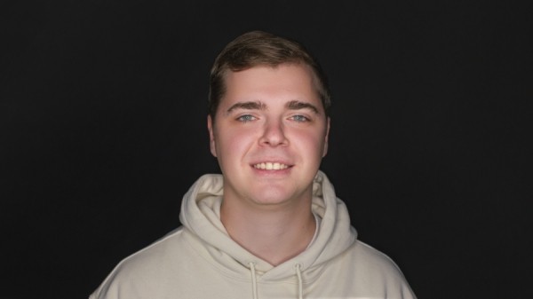 Теплые слова и желание жить: встречаем День рекламиста на Sostav