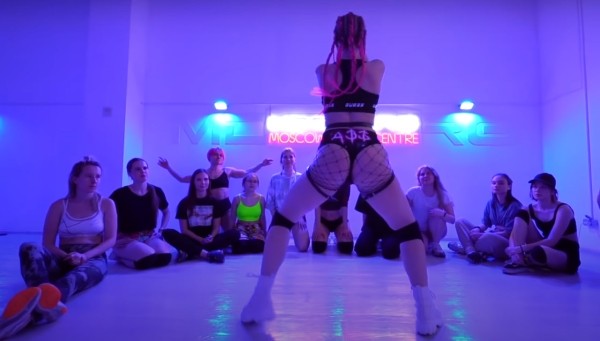 YouTube изменил правила монетизации для «чувственного» контента