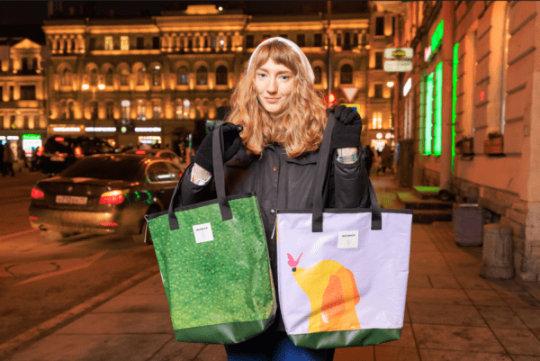 «ВкусВилл» и «Антон тут рядом»: манго-мерч в поддержку людей с аутизмом