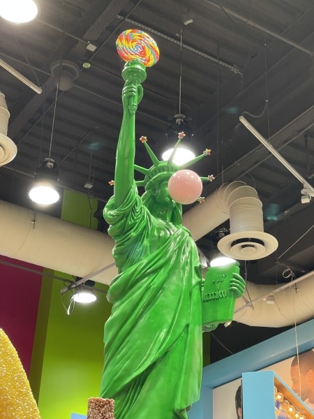 
                    Особенности рекламы в США            