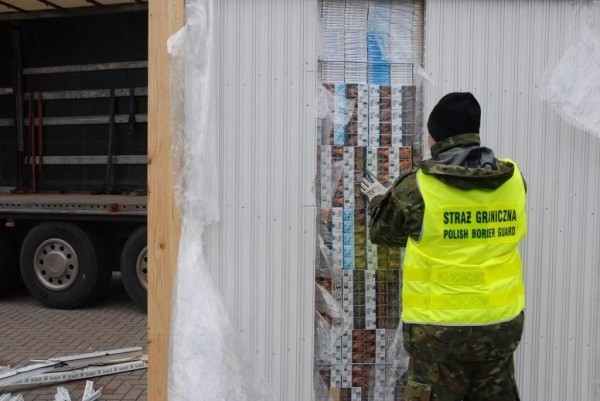 Рекордную партию (на 4,3 миллиона долларов) контрабандных белорусских сигарет обнаружили в Польше