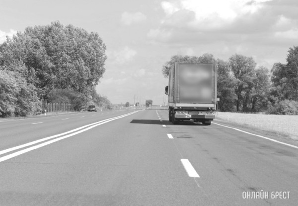 В Германии нашли три краденых полуприцепа и спящего белоруса