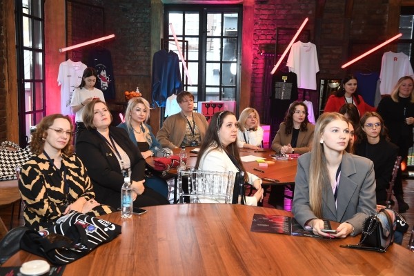 Как выстраивать нетворкинг и не попасть к инфоцыганам. Полный гайд для бизнеса: сообщества, конференции, премии
Как выстраивать нетворкинг и не попасть к инфоцыганам. Полный гайд для бизнеса: сообщества, конференции, премии