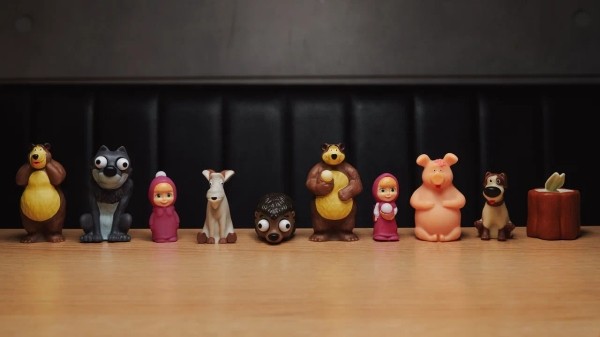  «Вкусно — и точка» создала для «Кидз Комбо» новую коллекцию игрушек с «особенностями»  