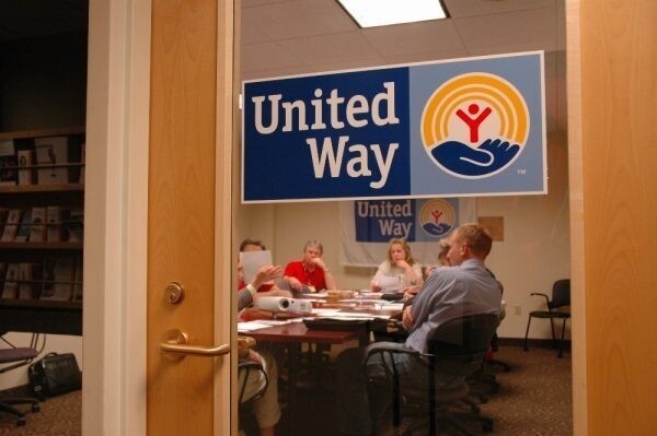 Розовый PR: горькая правда под сладкой начинкой
Розовый PR: горькая правда под сладкой начинкой