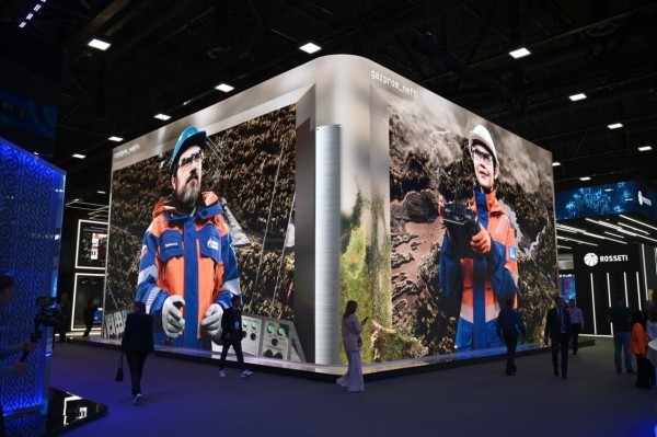 Нейросеть посчитала траты детей в России и задизайнила упаковку сыра
Нейросеть посчитала траты детей в России и задизайнила упаковку сыра