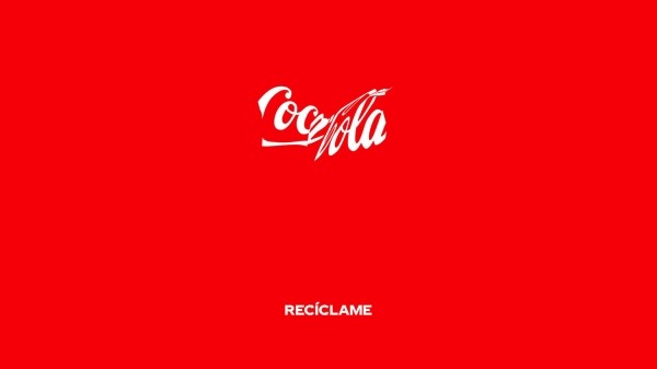 Зачем Coca-Cola «раздавила» свой логотип впервые за 83 года? Экологичный путь великих брендов
Зачем Coca-Cola «раздавила» свой логотип впервые за 83 года? Экологичный путь великих брендов